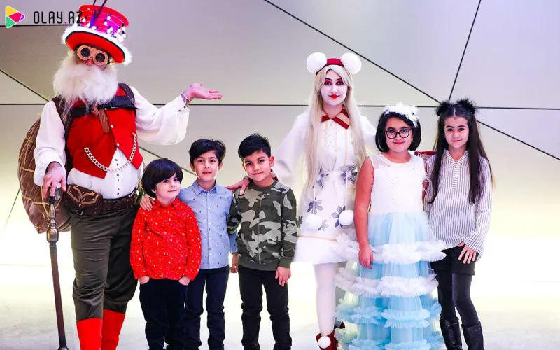 Məşhurlar övladları ilə “Cırtdan”ı izlədi- Fotolar