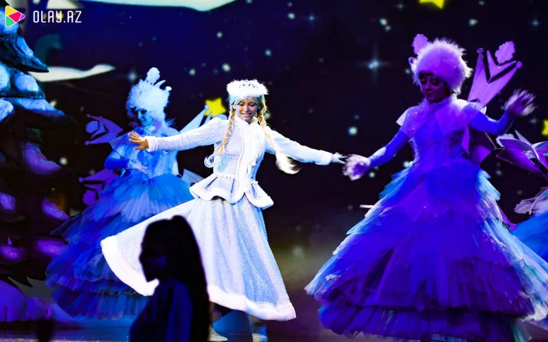 Məşhurlar övladları ilə “Cırtdan”ı izlədi- Fotolar