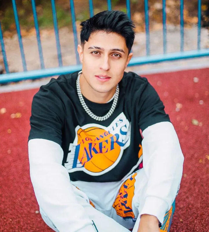 “Odnoklassniki”də bizimkiləri də dinləyiblər