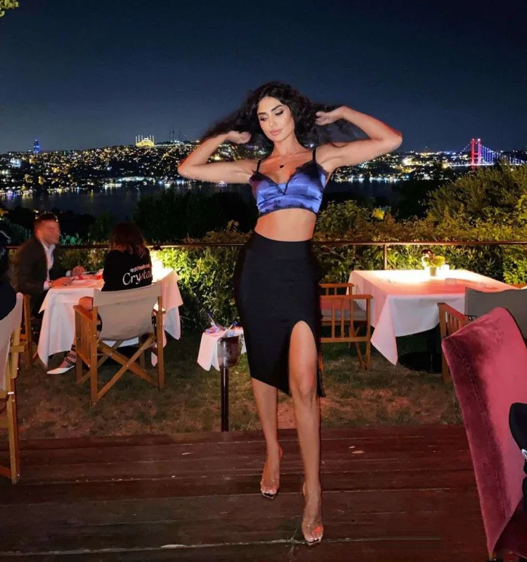 Pərvinin ilham verən saç modelləri...