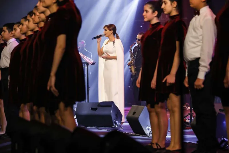 Zamiqin “Var ol”u fotolarda...