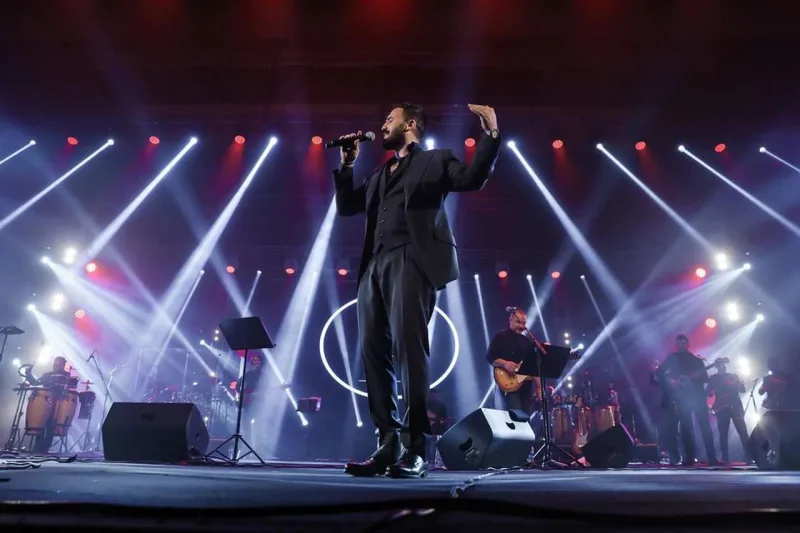 Zamiqin “Var ol”u fotolarda...