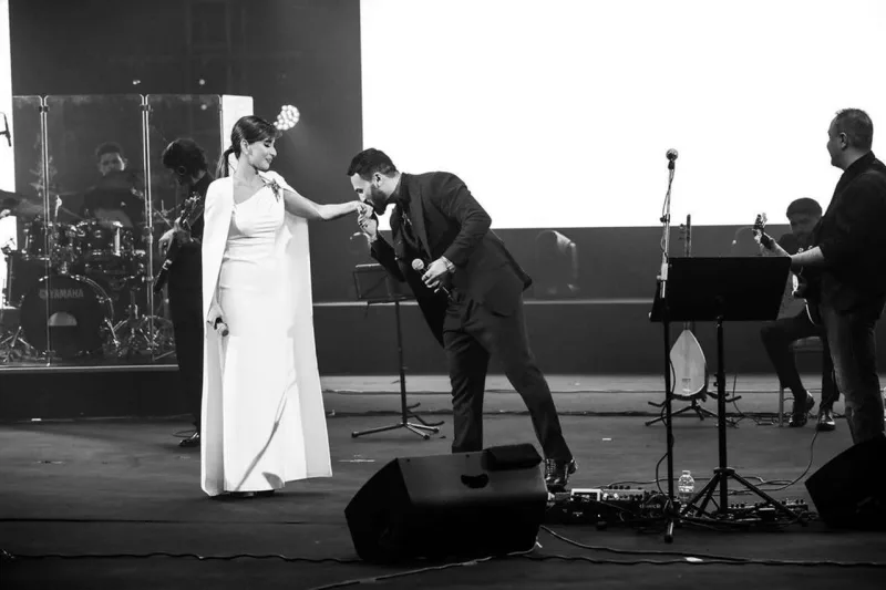 Zamiqin “Var ol”u fotolarda...