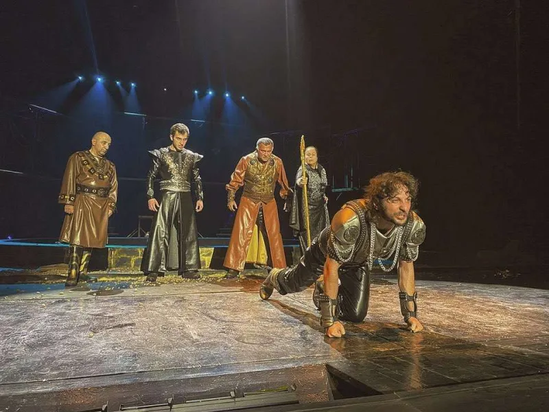 Səhhəti pisləşdi, tamaşası təxirə salındı