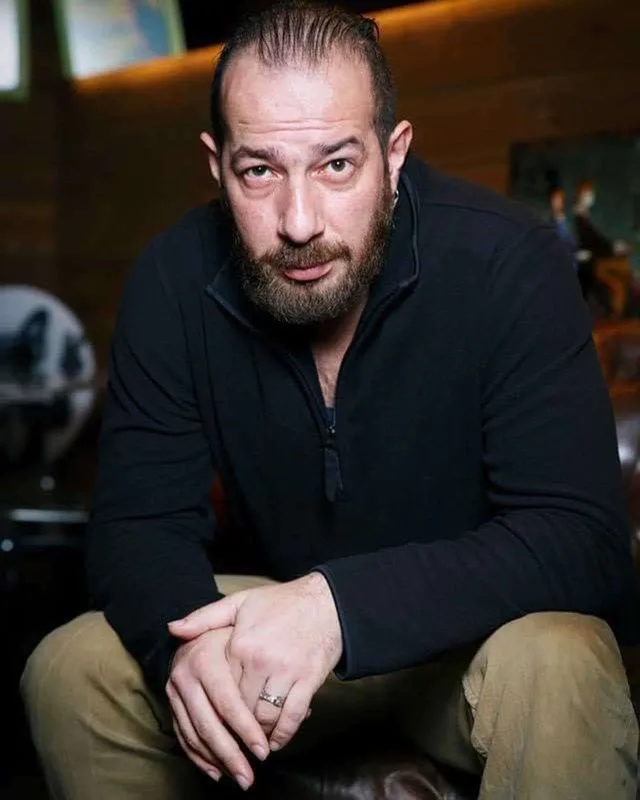 “Bu ifritəni tanıyan varsa, mənə yazsın”