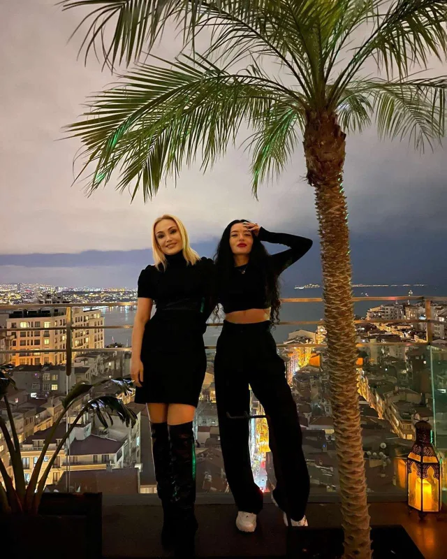 Nura, Dilarə və Hiss İstanbula niyə gedib?