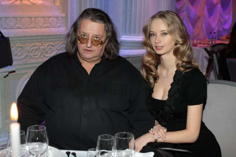 Ölən Xalq artistinin evindən 100 milyon oğurlandı