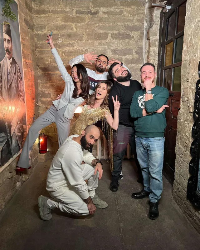 27 yaşında ilk dəfə ad günü etdi