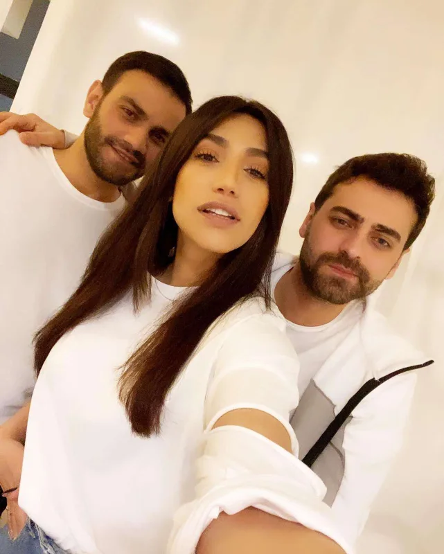 Röya qardaşının nişanında niyə yox idi?