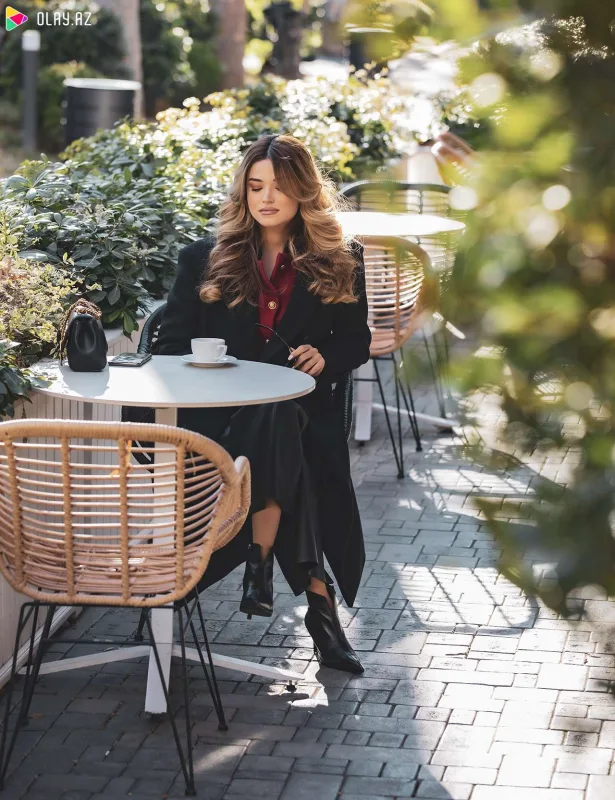 “Anam müğənni olmağımı istəmədi” – Mələkxanımın qızı