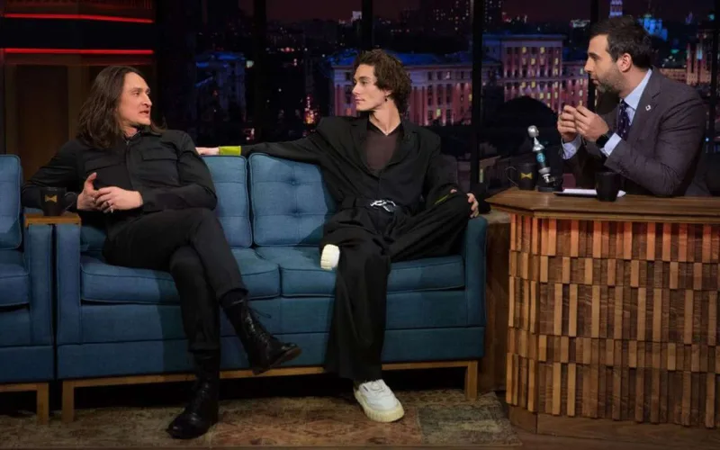 Fanatı azərbaycanlı aktyora büstqalterini atdı