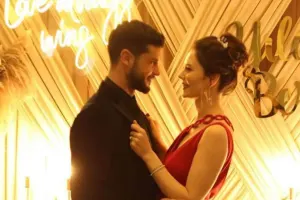 “Yasak elma”nın ulduzu nişanlandı