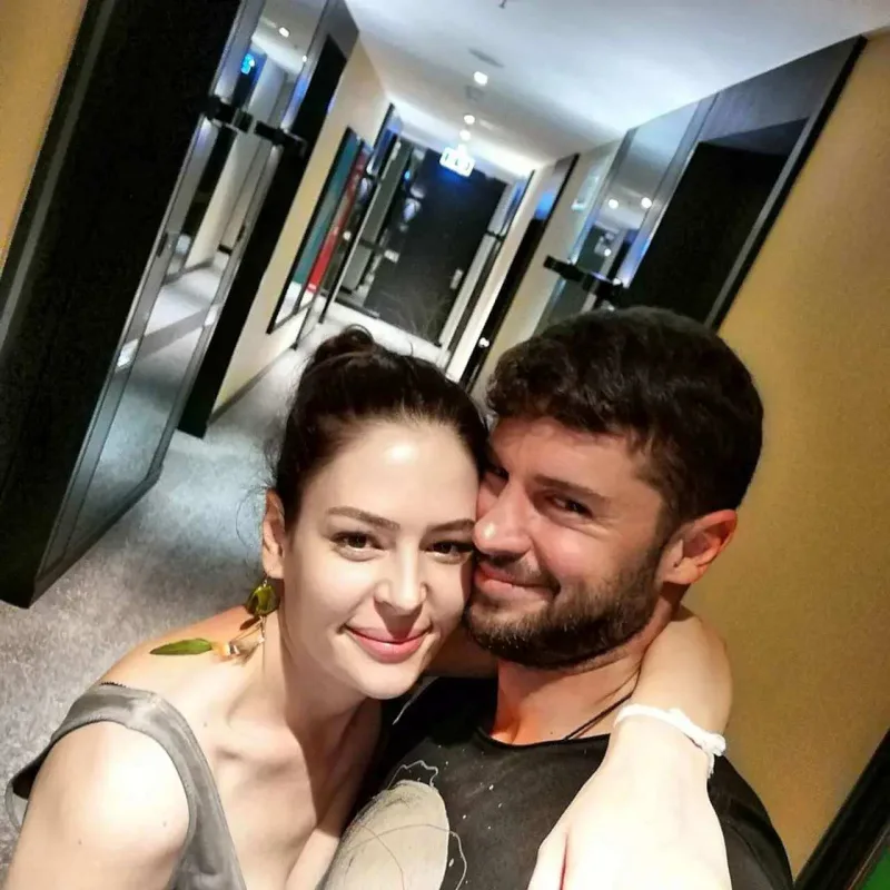 “Yasak elma”nın ulduzu nişanlandı