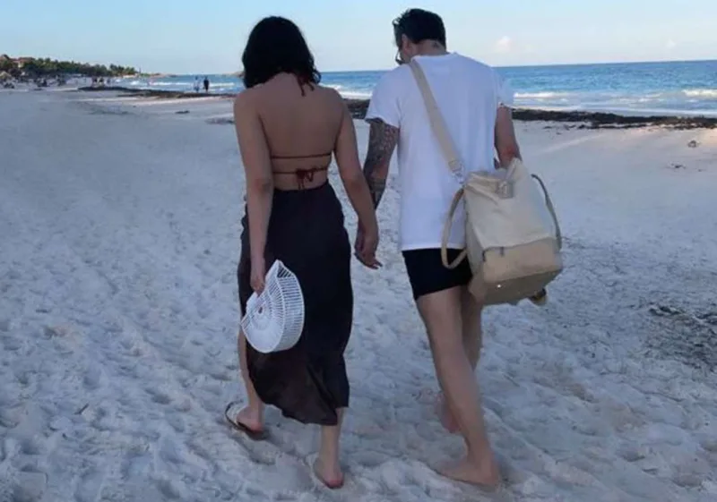 Türk futbolçu azərbaycanlı qızla sevgilidir