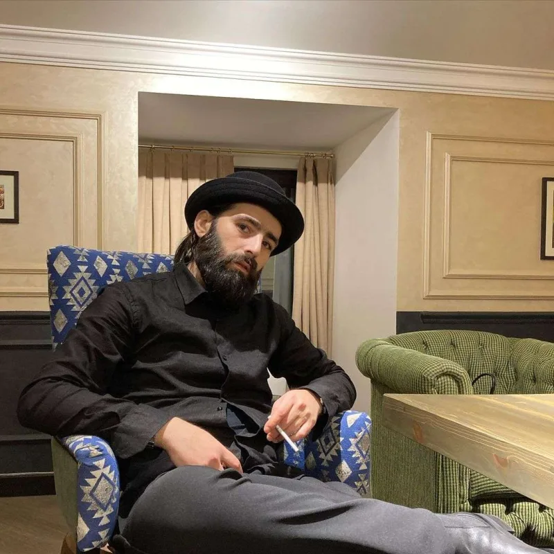 “Aparıcı, prodüser geydir, kiminlə oturasan?” - Video