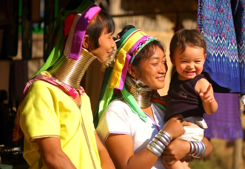 “Halqaları çıxarsalar, boyunları sına bilər” - Bu dəfə Taylandda