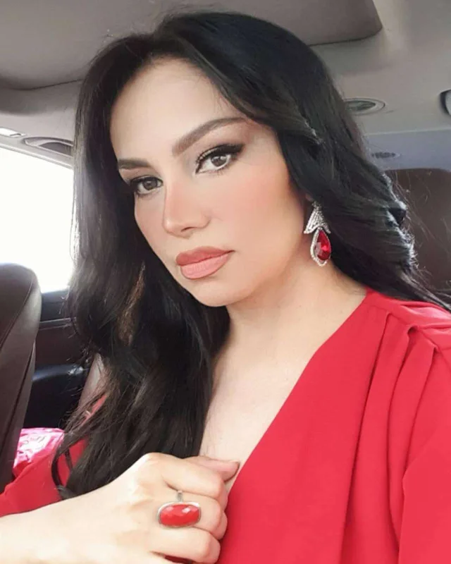 “Atam anamı dəfələrlə bıçaqlayıb”