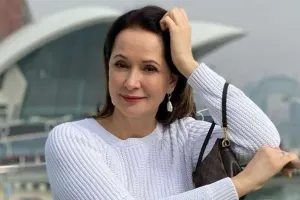 Rus aktrisa Bakıdan fotolar paylaşdı