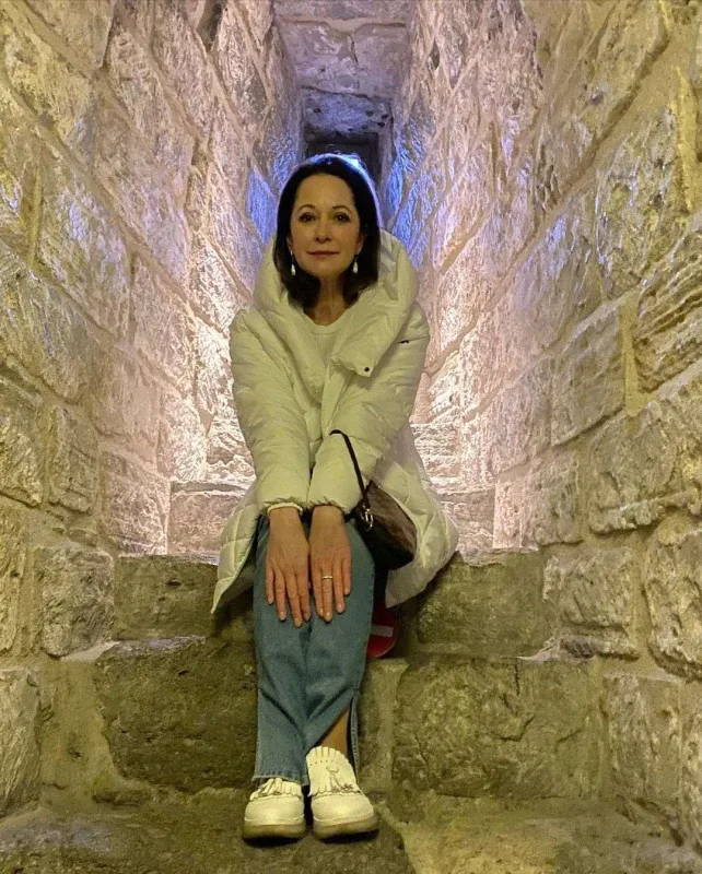 Rus aktrisa Bakıdan fotolar paylaşdı