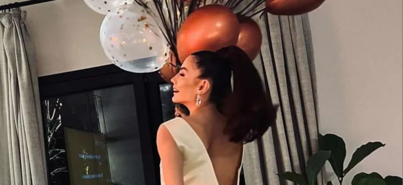 Demetin 52 minlik ad günü “look”u...