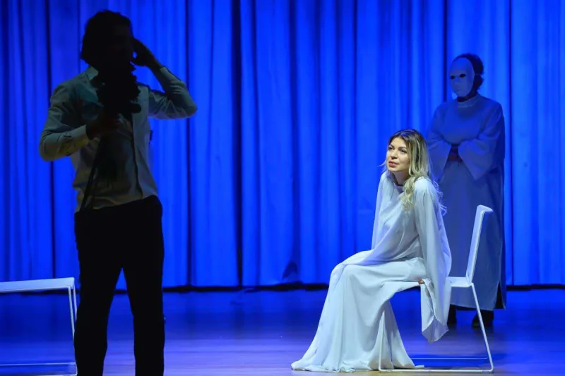 "Solğun sevgilər” yeni səhnəsində