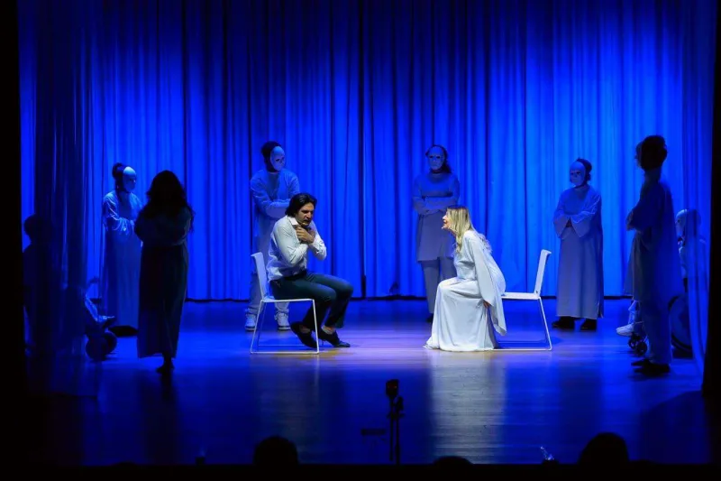 "Solğun sevgilər” yeni səhnəsində