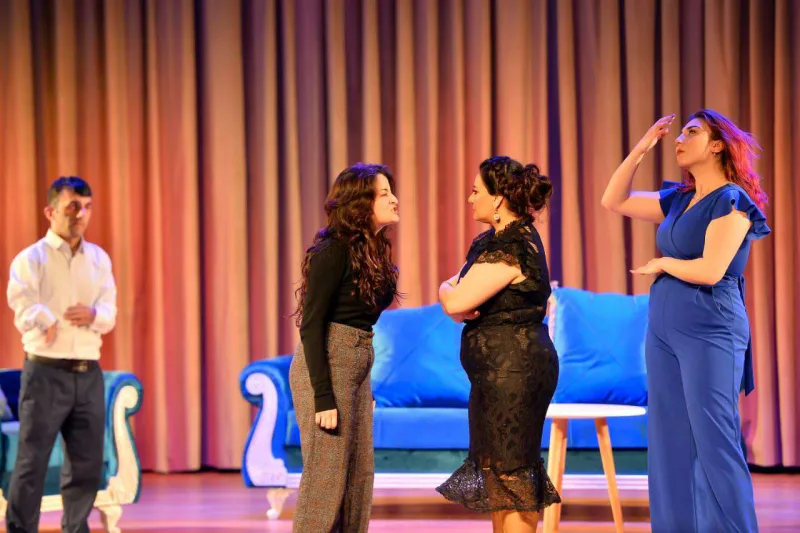 "Solğun sevgilər” yeni səhnəsində