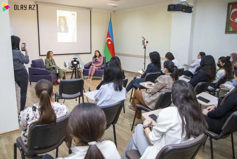 Ruhi Əliyeva gənclərlə görüşdü - Fotolar