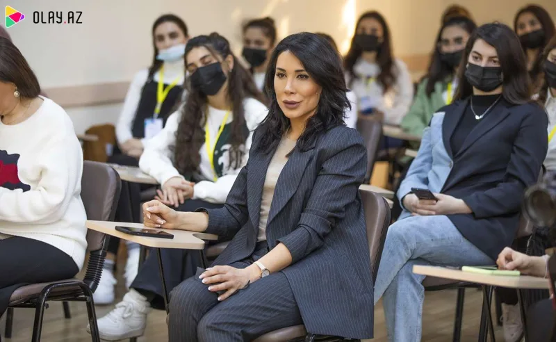 Ruhi Əliyeva gənclərlə görüşdü - Fotolar