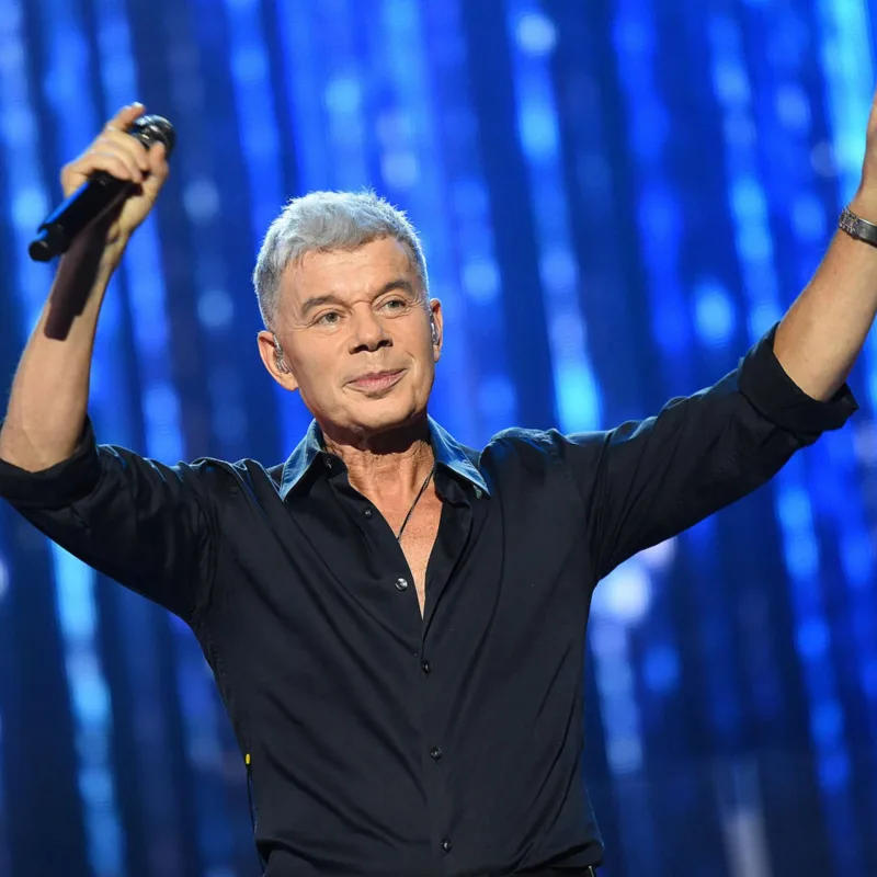 Ukrayna rus müğənnini axtarışa verdi