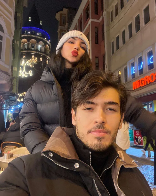 Azərbaycanlı modeldən türk ərinə ad günü təbriki