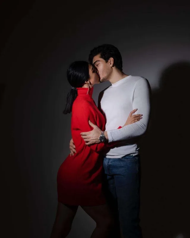 Azərbaycanlı modeldən türk ərinə ad günü təbriki