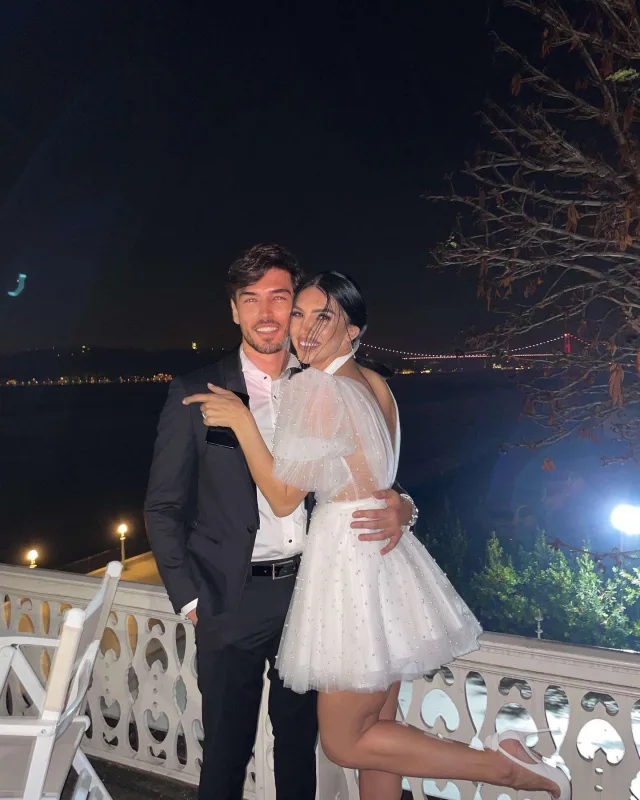 Azərbaycanlı modeldən türk ərinə ad günü təbriki