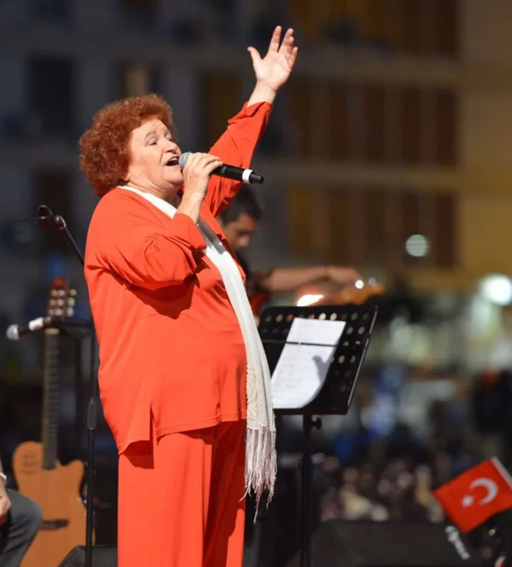 Geyim qalmaqalına o da qoşuldu