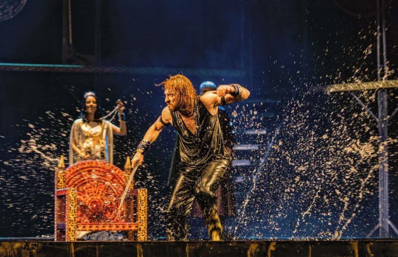 Milli Teatr Günüdür!