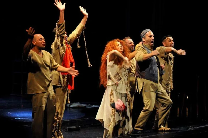 Milli Teatr Günüdür!