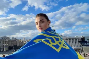 Ukrayna gözəli silah yardımı istədi