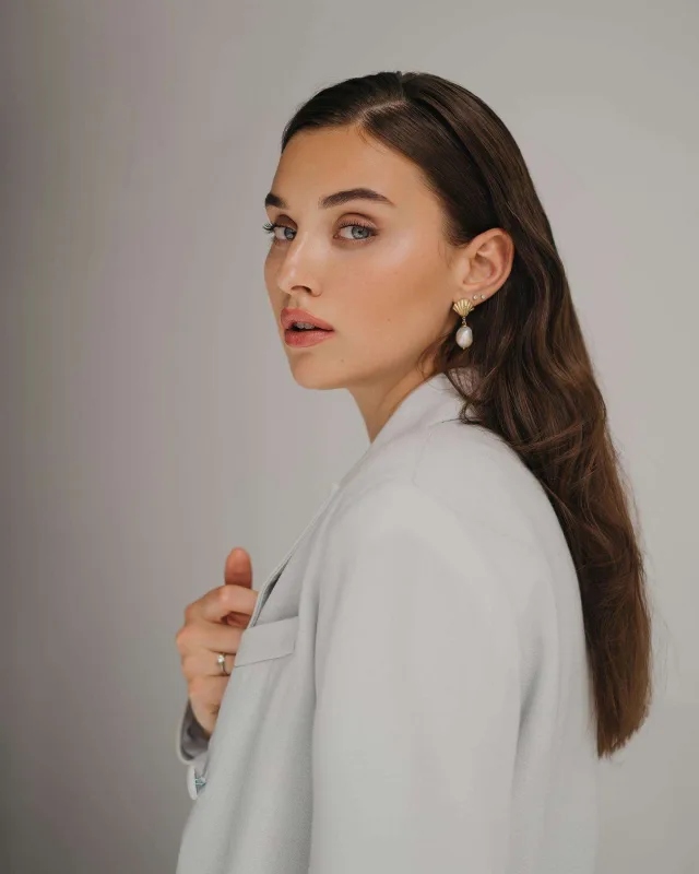 Ukrayna gözəli silah yardımı istədi