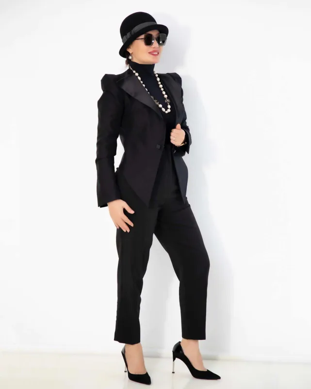 Şapkalarla fərqli tərz yaradan Ruhi Əliyeva