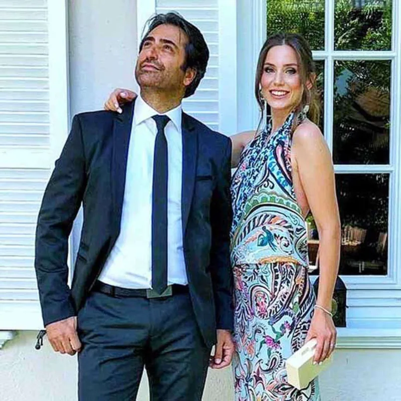 Mahsun xanımına xəyanət etdi