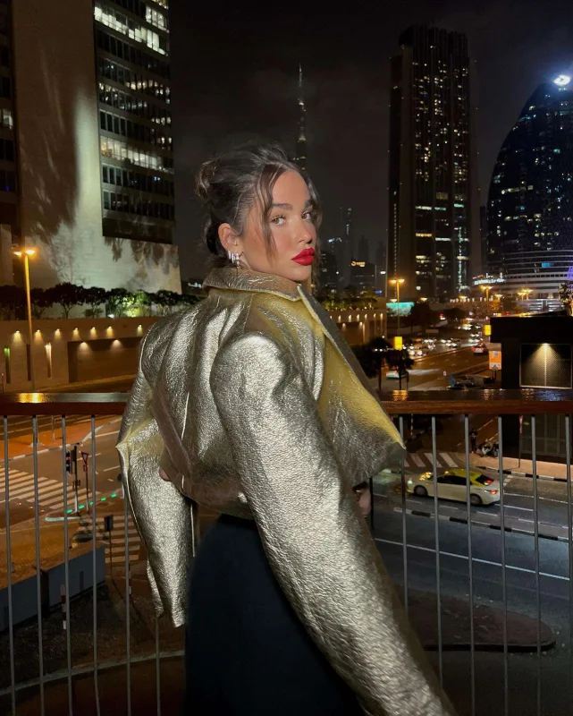 Ezgi Fındık azərbaycanlı bəylə sevgilidir