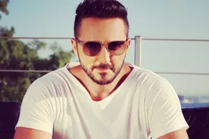 Gökhan Özen 1 lirə təzminat verəcək