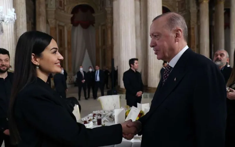 Ərdoğan məşhurlarla iftar yeməyində nə istədi?