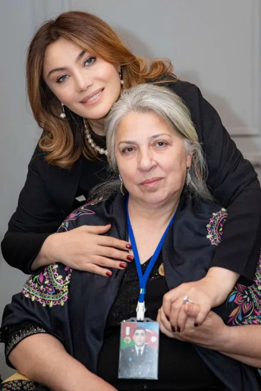 Ruhi Əliyeva şəhid anaları ilə görüşdü