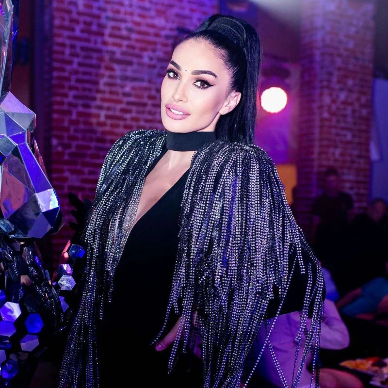 Erməni şikayət etdi, məşhurlarımız polisə çağırıldı