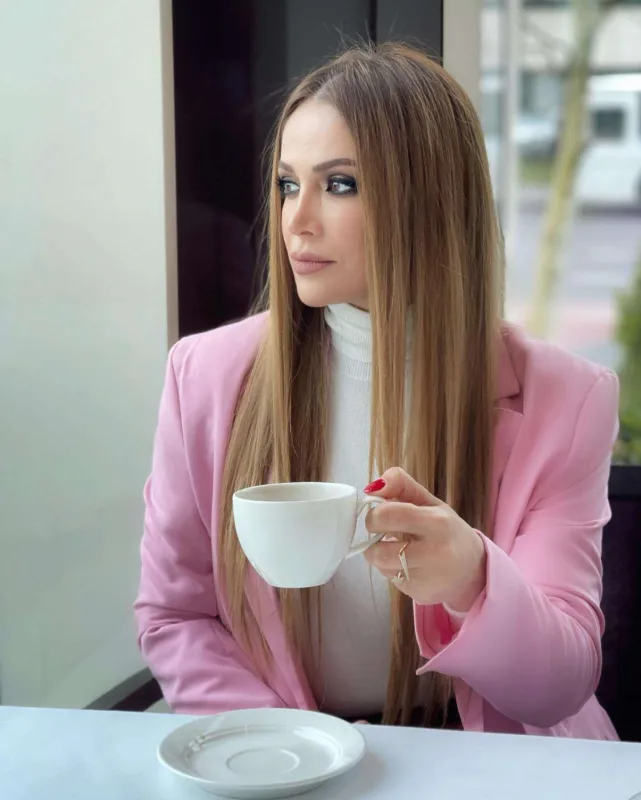 "Hüquqşünaslığı oxuyub müğənni oldum” - Nigar Camal