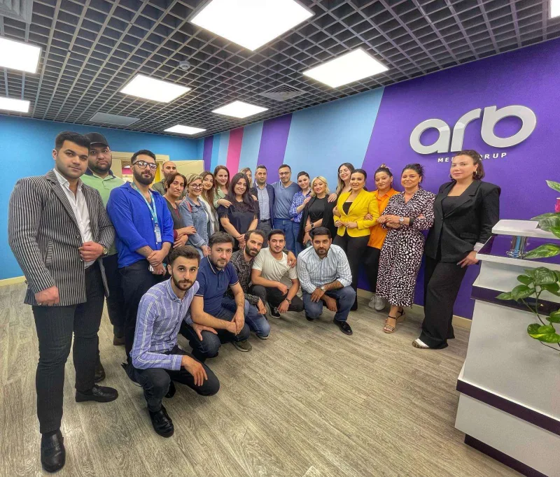 Vüsalə getdi, yerinə İlhamə gəldi