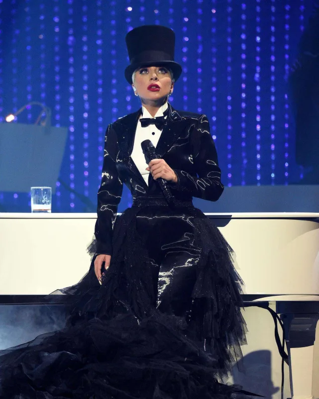 Ledi Qaqa rusları təhqir etdi