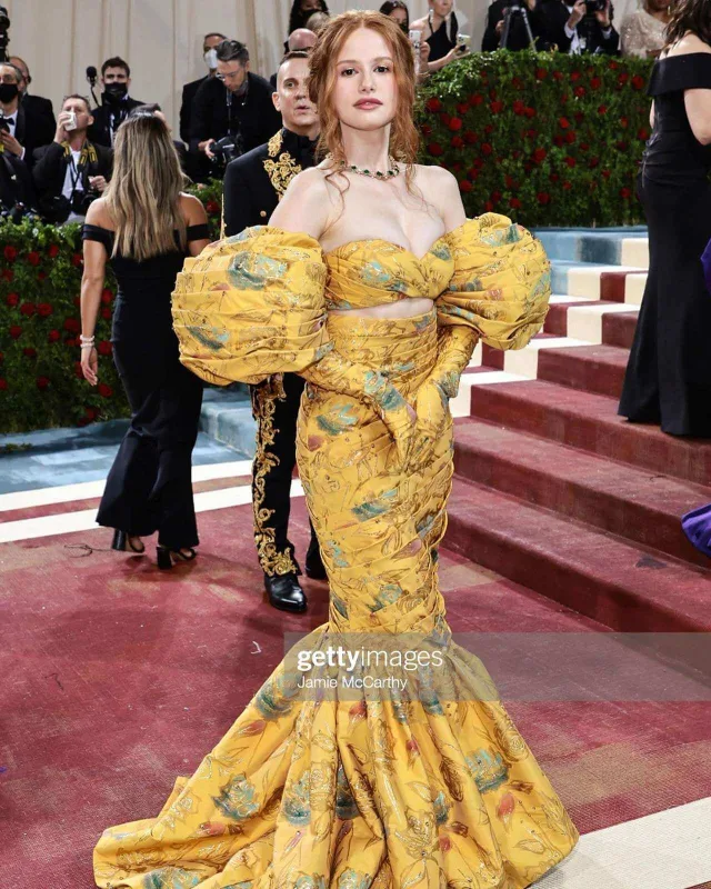 Dəbdəbəli “Met Gala” baş tutdu