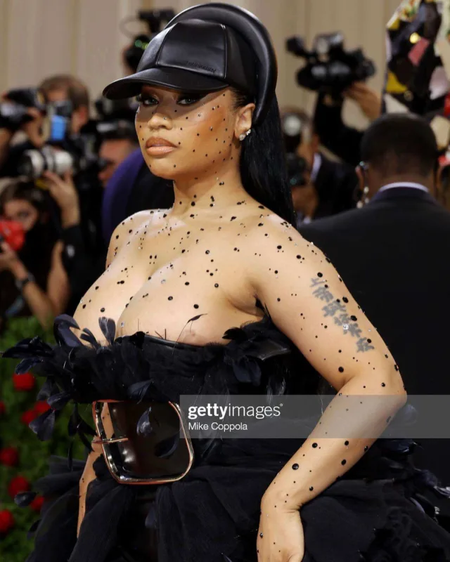 Dəbdəbəli “Met Gala” baş tutdu